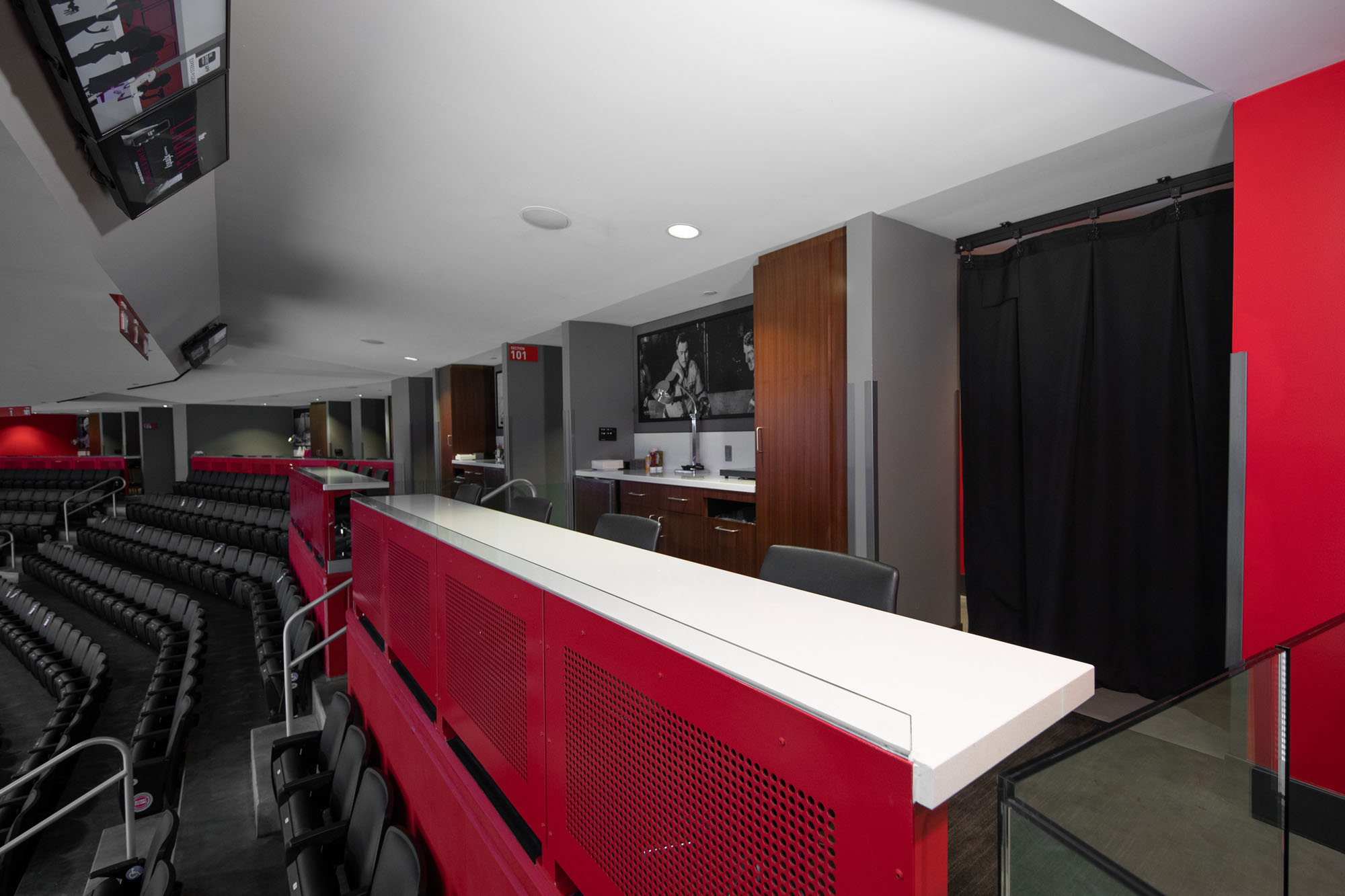 Loge Box